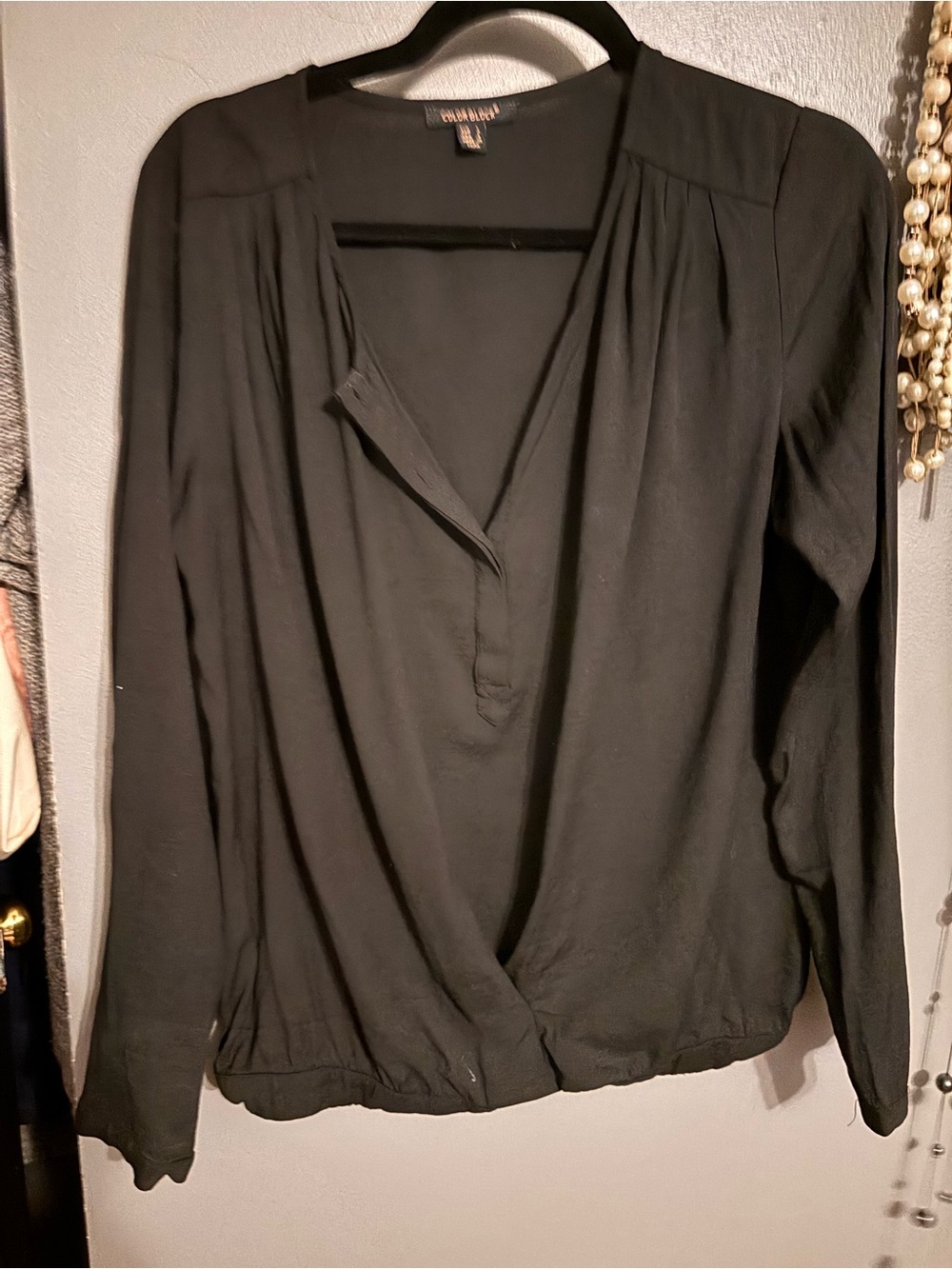 Pelle Studio Black Long-Sleeve V-Neck Blouse with Gathered Hem